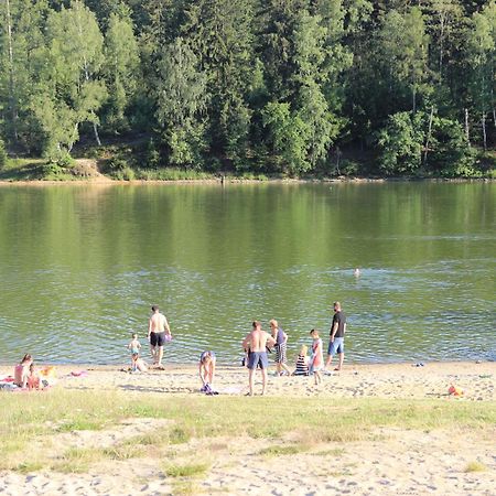 Domki Nad Jeziorem W Karlowicach Karlowice Exteriör bild