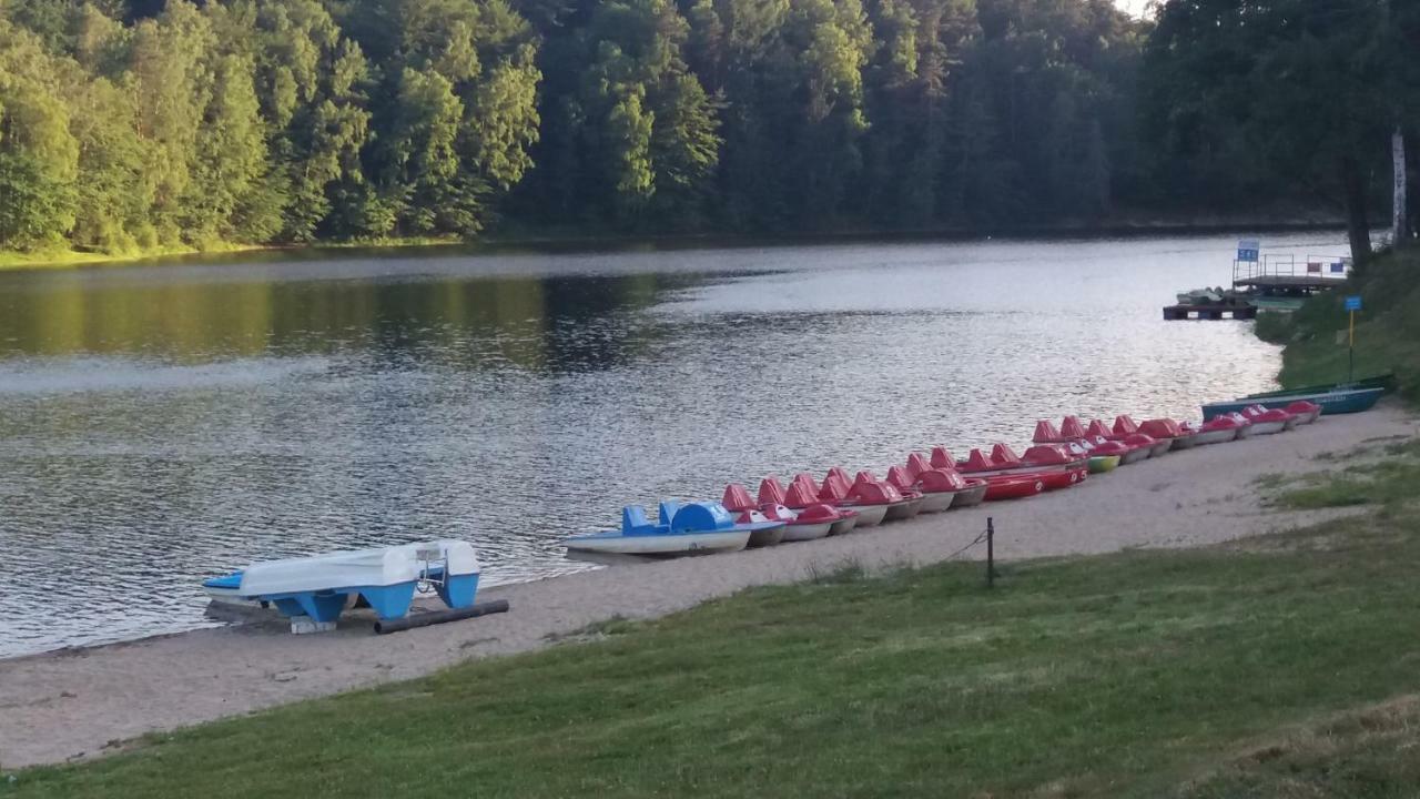 Domki Nad Jeziorem W Karlowicach Karlowice Exteriör bild