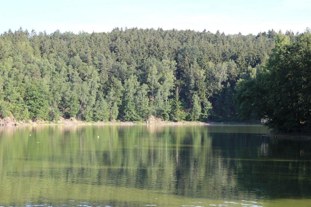 Domki Nad Jeziorem W Karlowicach Karlowice Exteriör bild
