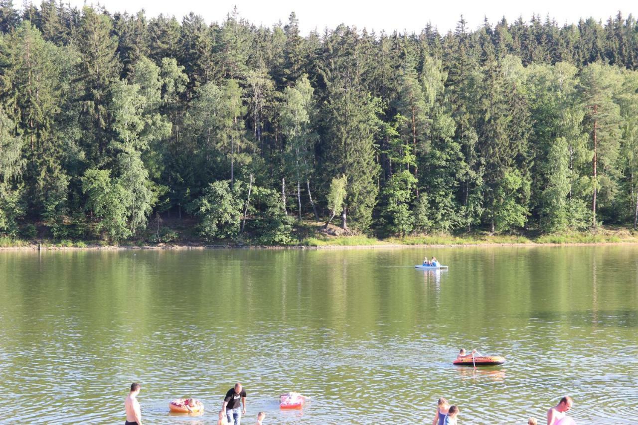 Domki Nad Jeziorem W Karlowicach Karlowice Exteriör bild