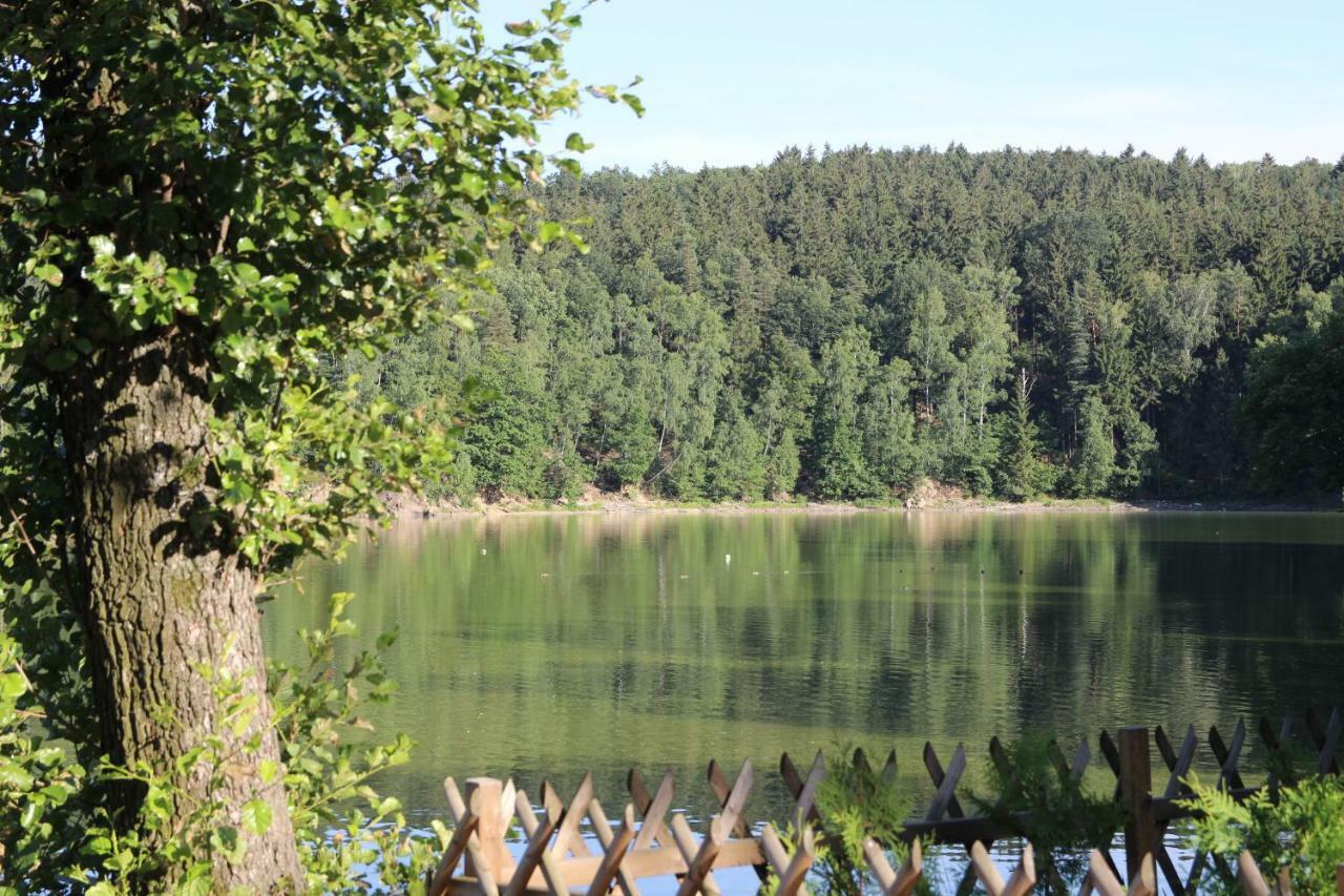 Domki Nad Jeziorem W Karlowicach Karlowice Exteriör bild