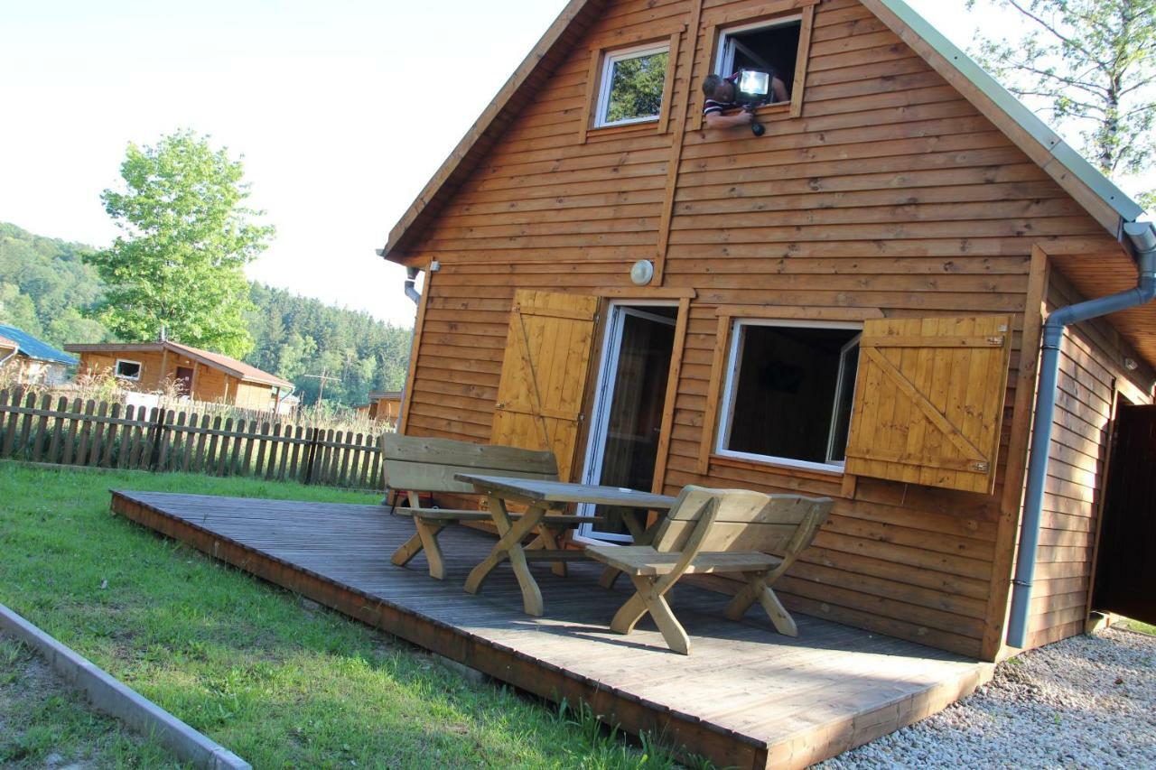 Domki Nad Jeziorem W Karlowicach Karlowice Exteriör bild