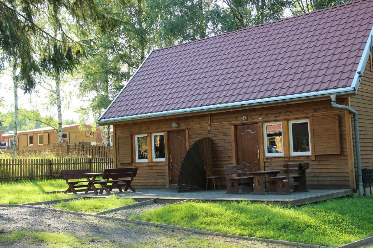 Domki Nad Jeziorem W Karlowicach Karlowice Exteriör bild