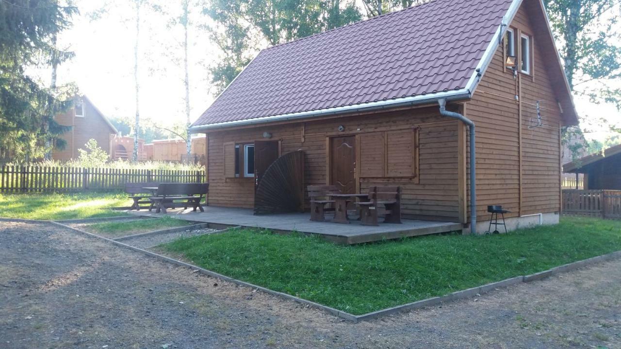 Domki Nad Jeziorem W Karlowicach Karlowice Exteriör bild