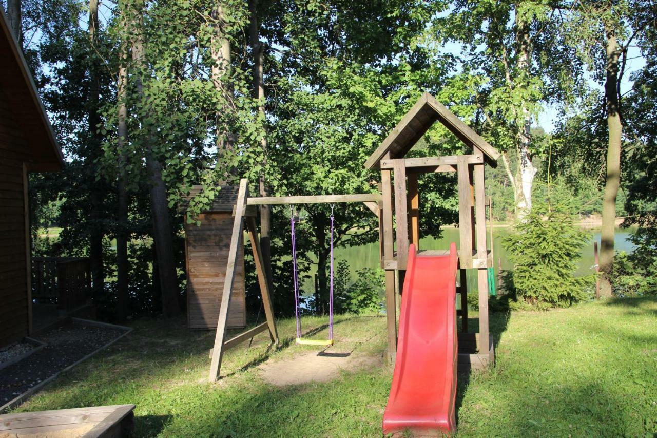 Domki Nad Jeziorem W Karlowicach Karlowice Exteriör bild